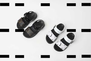 Sandales pour enfants chaussons pour bébés chaussures pour enfants impression de lettres classiques emballage de boîte d'été taille pour enfants 26-35