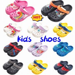 Sandalias para niños Tapa Flip Flop Slippers niños pequeños Croc Hole Slipper Beach Candy Pink Pink Classic Black Girls Shoes White Summer Youth Children Siz Z5eg#