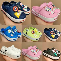 Kindersandalen Designer Peuters Gat Slipper Klomp Jongens Meisjes Strandschoenen Zuigelingen Baby Casual Zomer Jeugd Kinderen Glijbanen Leuke Cartoon Accessoires 19ez #