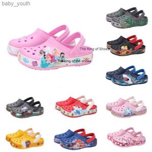 Enfants Sandales Designer Tout-petits CRSC Trou Pantoufle Clog Garçons Filles Chaussures De Plage Nourrissons Bébé Casual Été Jeunes Enfants Diapositives étudiants