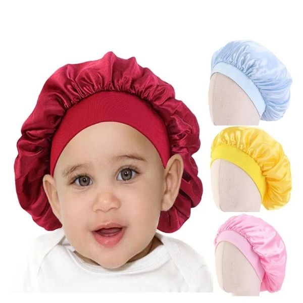 Kids Satin Silk Bonnet Cap Girl's Lide Elastic Band Color Couleur Night Sleep Hat Enveloppement de cheveux de haute qualité Accessoires en gros