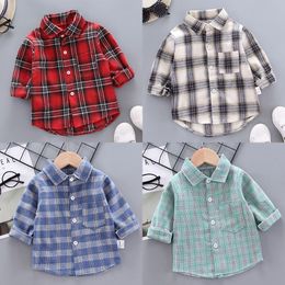 Kids Shirts 2023 Koreaanse Mode Kinderen Tops Jongens Buffalo Plaid Flanel Shirt Baby Casual Bovenkleding Kleding AutumnGirls Blouses 0 5T 230724