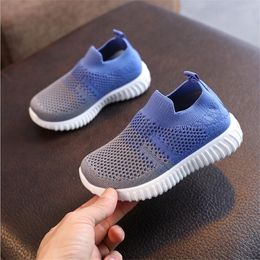 Enfants chaussures anti-dérapant fond en caoutchouc souple bébé Sneaker décontracté plat étudiant enfants filles garçons maille chaussure de sport 220525