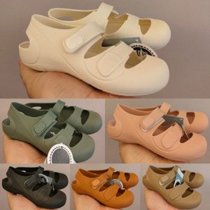 Chaussures pour enfants Sandales à bout classique Plage Garçons Filles Sandale d'été Jeunes enfants Chaussures à semelle souple Boucle à crochet noire Baskets pour enfants en plein air Pantoufles pour tout-petits S K1bZ #