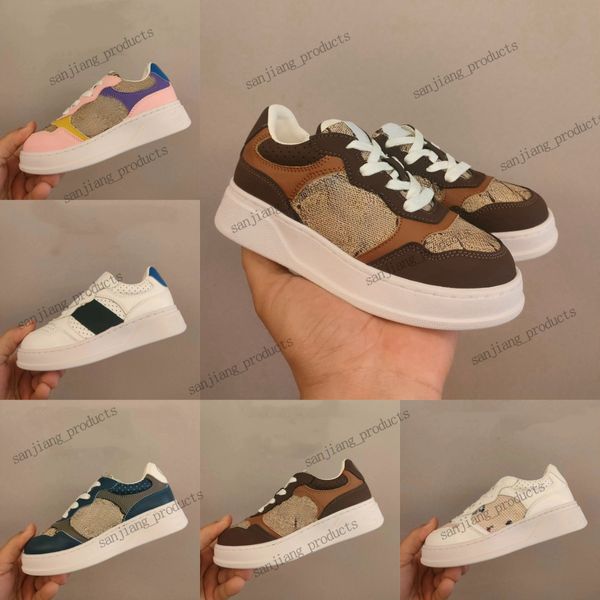 Chaussures pour enfants Designer Casual Bee Formateurs Enfant Bébé Chaussure Enfants Jeunesse Running Sneaker Nourrissons Garçons Filles Enfants Noir Blanc Rose Marques De Luxe Tout-petits Baskets