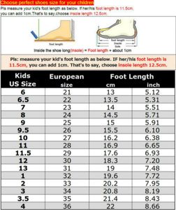 Kids Schoenen Flats voor Baby Jongens Nieuwe Kinderschoenen Casual Ademend Soft Voor Baby Meisjes Sneakers Wit / Zwart / Grijs Euro 21 ~ 36 LJ200907