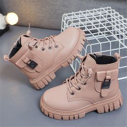 Botas cortas para niños Diseñador de cuero Pu Zapatos de invierno para niños Niños Niñas Diseño clásico Botas Martin impermeables Suela de goma