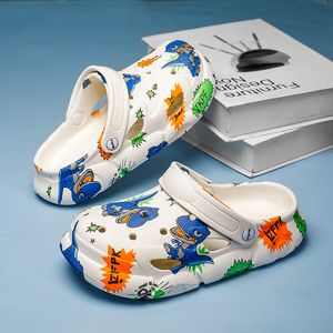 Kids slippers zomer cartoon jongens kinderen tuin klompen outdoor non -slip meisjes strand sport sandalen grotgat babyschoenen