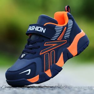 Kids Sneaker Boys Shoes Girl Peuter Casual Sport Running Running Ademend gaasschoen Fashion Footwear Brand Quality Spring 220811