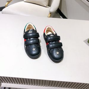 Zapatillas de deporte para niños de cuero genuino para niños y niñas primavera otoño punta redonda antideslizante zapatos de fiesta para niños con caja