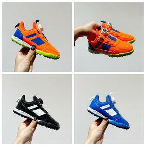 Zapatos de fútbol para niños botas de fútbol atlética Enfant Sneaker Triple Black White Rainbow Rainbow en todo el mundo Niños para niños Bebé Sneakers Finises Sports Entrenadores