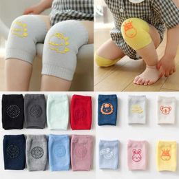 Chaussettes pour enfants 1 paire de tampons de genou pour bébé Childrens en toute sécurité Crawling Elbow Pads Childrens Crawling Gnee Pads Babys Safe Knee Padsl2405