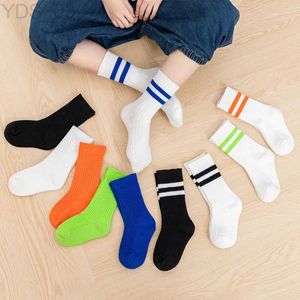 Chaussettes pour enfants 1 paires quatre saisons chaussettes pour enfants style japonais noir blanc rayé 100% coton garçons filles chaussettes de sport chaussettes tube étudiant 1-12 ans YQ240314