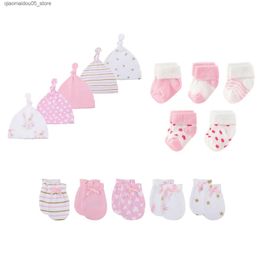 Chaussettes pour enfants 15 garçons et filles nouveau-nés portant des gants 100% coton + chapeau + chaussettes de bébé accessoires de dessins animés 0-12m Couleur solide Q240413