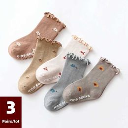Kinder sokken 3 paar/batch kinderen vaste kleur herfst jongens anti slip pasgeboren baby sokken katoen babysokken d240513