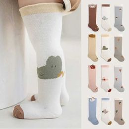 Chaussettes pour enfants 3 paires de jambes pour enfants genou chauds de coton long coton automne nouveau-né bébé coréen coton socksl2405