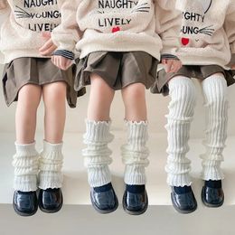 Chaussettes pour enfants 45CM AU-DESSUS DU GENOU Jambières uniformes japonaises JK Chaussettes longues coréennes Lolita pour filles Chaussettes à empiler pour enfants Housse chauffante pour les pieds 231019