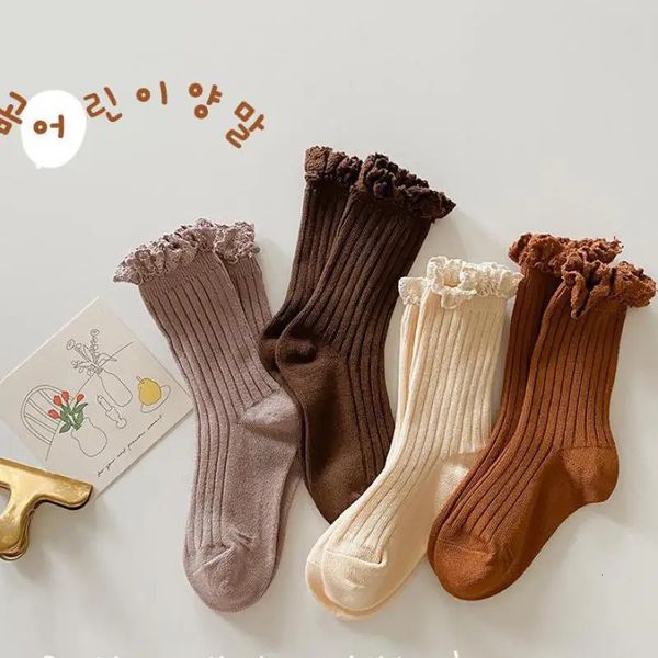 Calcetines para niños 4 par/lote calcetines para niñas y niños calcetines hasta la rodilla sólidos calcetines largos con borde de encaje calcetines de tubo suave de algodón para niños pequeños 231016