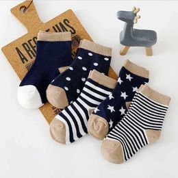 Chaussettes pour enfants 5 paires / lot de chaussettes pour bébé pour enfants filles garçons coton caricaturé animaux de dessin animé d'été chaussettes en tricot pour les jeunes enfants nouveau-nés y240504