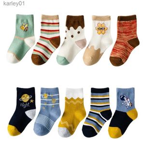 Kindersokken 5 paar Koreaanse Kindermode Cartoon Sokken Baby Lente Herfst Lange Sokken Jongens Meisjes Casual Sokken Kinderkleding Accessoires yq240314