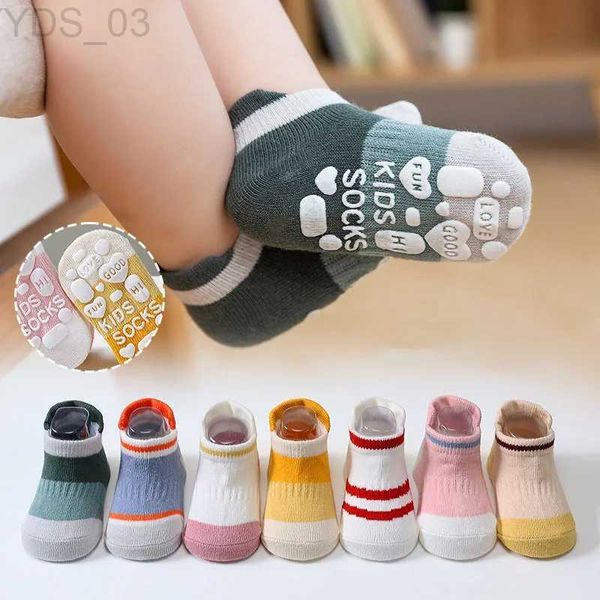 Chaussettes pour enfants 5 paires/lot anti-dérapant antidérapant cheville bébé chaussettes avec poignées en caoutchouc coton enfants chaussette basse pour garçon fille enfant en bas âge chaussettes de sol YQ240314