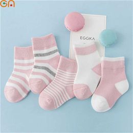 Chaussettes pour enfants 5 paires / lot automne / hiver enfants chaussettes de coton doux garçon fille bébé mode chaussettes sportives pour enfants cadeaux de haute qualité cn y240504