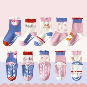 Chaussettes pour enfants 5 paires de chaussettes de plancher non glissantes pour enfants mignonnes chaussettes de coton à tube moyen imprimé pour enfants âgés de 1 à 12 d240513