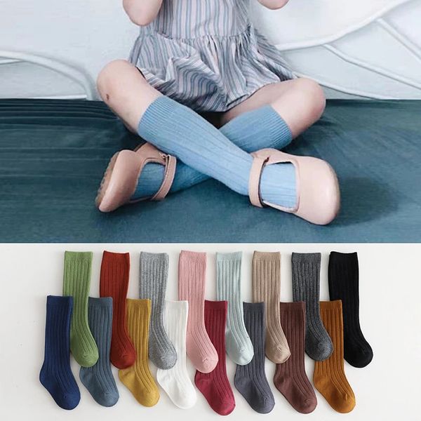 Chaussettes pour enfants 5 pairslot né bébé genou haut coton doux solide chaud élastique étudiant école sport jambières Multi couleurs 231019