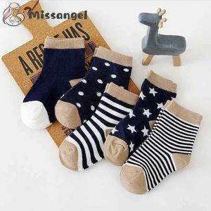 Kinder sokken 5pairs/lot 2023 Baby Socks for Kids Girls Boy Cotton Stripe Cartoon Animals Summer Toddler Knitted Socks Newborn Bebe Kleding Y240504