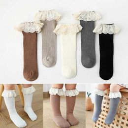 Chaussettes pour enfants bébé fille genoue hautes longues enfants coton doux en dentelle de dentelle princesse chaussettes pour enfants avec bord plissé 0 à 8 ans