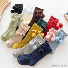 Chaussettes pour enfants bébé filles boule de cerise chaussettes hautes tube pour tout-petits chaussettes de princesse de style britannique pour enfants chaussettes tricotées jambières 0-5 ans