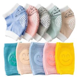 Chaussettes pour enfants Baby Gnee Pad Baby Anti Slip Rubber Rasking Elbow chaussettes Baby Crawling Cotton Accessories Boys and Girls Tobed Goth Gnee Pad 0-36ml2405