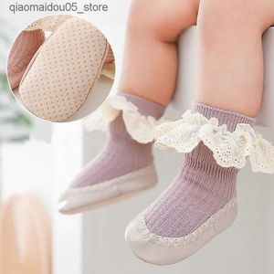 Kinder sokken baby geplooide sokken met rubberen zolen pasgeboren herfst kinder kinderen vloer kanten schoenen niet slip zachte zolen Q240413
