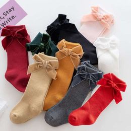 Kinder sokken baby zomer kleding peuters meisjes grote boog knie hoog lange zachte katoenen sock bowknot kerst veel kleur 230818