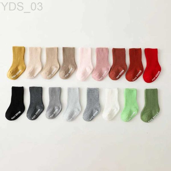 Calcetines para niños Color caramelo Nuevo calcetín de algodón para niños para niños pequeños Calcetines tobilleros para niñas Calcetines antideslizantes para el piso del bebé infantil suave YQ240314