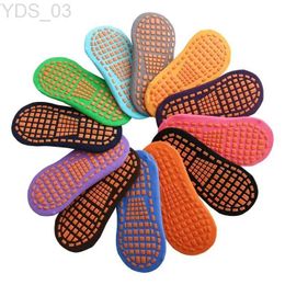 Chaussettes pour enfants Aire de jeux pour enfants Bébé Éducation précoce Chaussette de yoga pour adultes Chaussettes de trampoline pour enfants Distribution Chaussette de sol antidérapante YQ240314