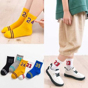 Kids Socks Childrens Sports Tube Socks Boys Cotton Spring Autumn Sweat Socks Primaire School Studenten Digitale Tide Socks 2-12 jaar D240528