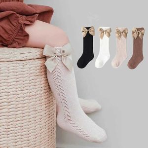 Chaussettes pour enfants mignons filles genoues hautes socles coton coton respirant des enfants doux chaussettes creux de bas de bas de gamme