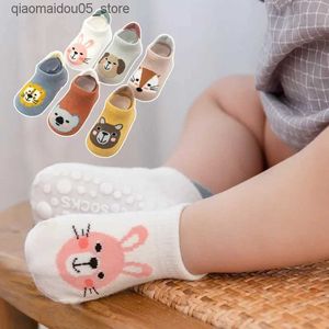 Chaussettes pour enfants coréen mignon caricatures animaux animaux pour bébé chaussettes de sol non slicone chaussettes courtes garçons et filles chaussettes bébé nouveau-nés q240413