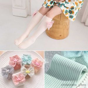 Chaussettes pour enfants Princesse filles Printemps Automne Mode Grand nœud en dentelle sur des chaussettes hautes vives Rayures bébé enfants enfant veau dans tube chaussettes pour bébés R231125