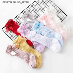 Chaussettes pour enfants mijoter le printemps maillé coton mince arc coréen blanc chaussettes longues bébé princesse genoue chaussettes avec plis en dente