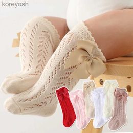 Calzini per bambini Estivi Neonate Bambini Piccoli Fiocco Calzino lungo Bambini Ginocchio alto Morbido cotone Maglia Stile spagnolo Calza di pizzo scava fuori 0-12 mesiL231114