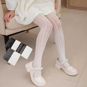 Chaussures pour enfants Summer Filles Collants Lolita Socks Heart Mesh Dancing Stockings Girls Pantyhose Breathable Children Kids Colls 3-12years Stocking Y240528