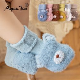 Chaussettes pour enfants Enfant en bas âge né bébé hiver épais Prewalker garçons automne Terry coton fille infantile semelle antidérapante bande dessinée chaussette 03T 230919