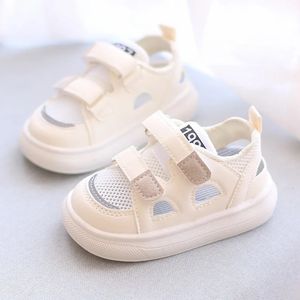 Kids sport sandalen zomerjongen holle bord schoenen 14 jaar oud comfortabel voor baby peuter schoenen meisje 240516