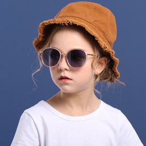 Kids' Sunblock Kinderen Kids Fashion Vintage Jongens Meisjes Baby Zonnebril UV400 Eyewear Cool Classic Gradiënt Gepolariseerde Lens D3053 230718