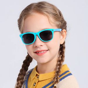 Lunettes de soleil pour enfants Polarisé pour garçons Girls Luxury Marque de haute qualité Enfants Soleil Silicone Cadre en gros 240419