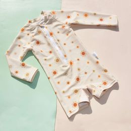 Swimwear pour enfants 2024 Nouveau Quincy Mae Summer Boys Filles Baby Brown Sleeve Sweet Imprime à sec un maillot de bain L2405
