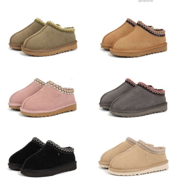 Pantoufles pour enfants en bas âge Tazz Chaussures pour bébé Claquettes en fourrure de châtaigne Peau de mouton Shearling Classique Ultra Mini Botte Mules d'hiver à enfiler Laine Little Big Uggliss