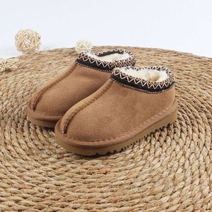 Zapatillas Tasman Ii para niños pequeños Zapatos de bebé Tazz Chanclas de piel Chesut Piel de oveja Shearling Classic Ultra Mini Boot Mulas de invierno Lana sin cordones